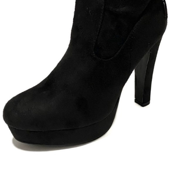 Bretty High Sky Black Faux Suede Booties NWT - Picture 9 of 16
